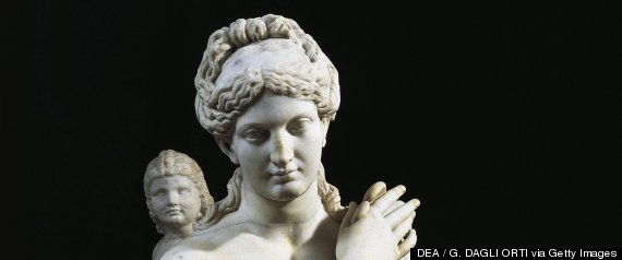 greek aphrodite statue
