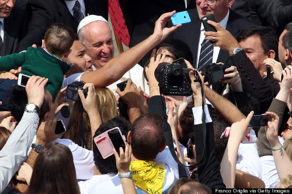 pope francis selfie