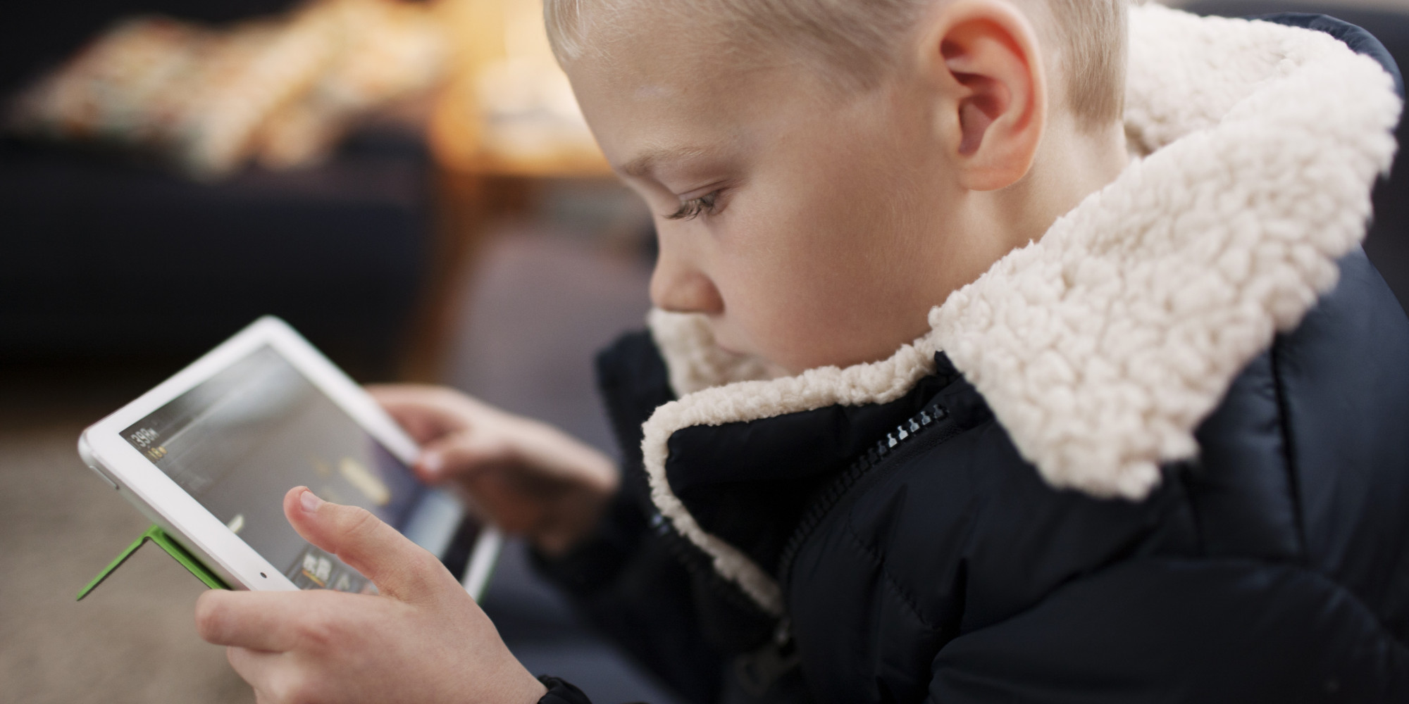 Can We Stop Judging Each Other When Our Tots Play With Tablets? | HuffPost2000 x 1000