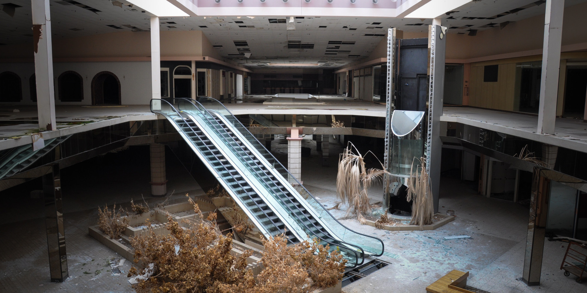 Eerie Photos Of Abandoned Malls Reveal A Decaying Side Of Our Consumer eerie-photos-of-abandoned-malls-reveal-a-decaying-side-of-our-consumer