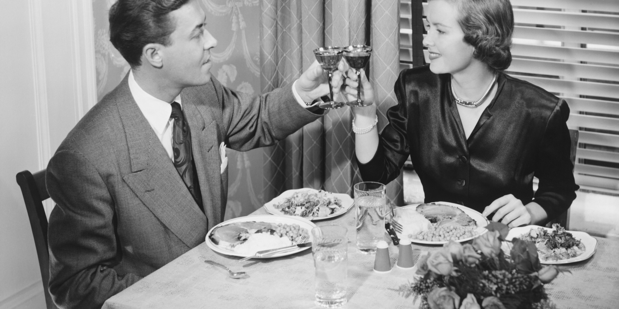 First Date Tips: What to Talk About and What Topics Are Taboo