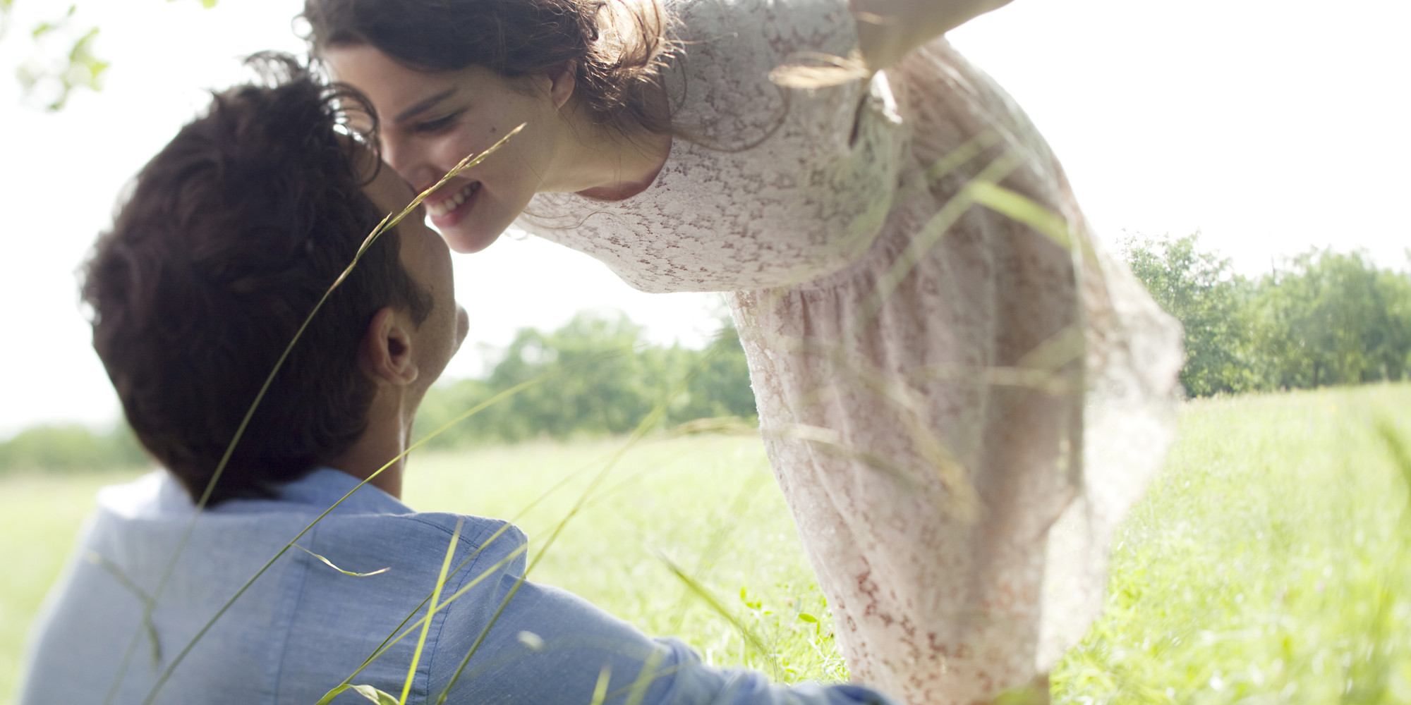 The Surprising Truth About What Makes Happy Couples Happy Huffpost 