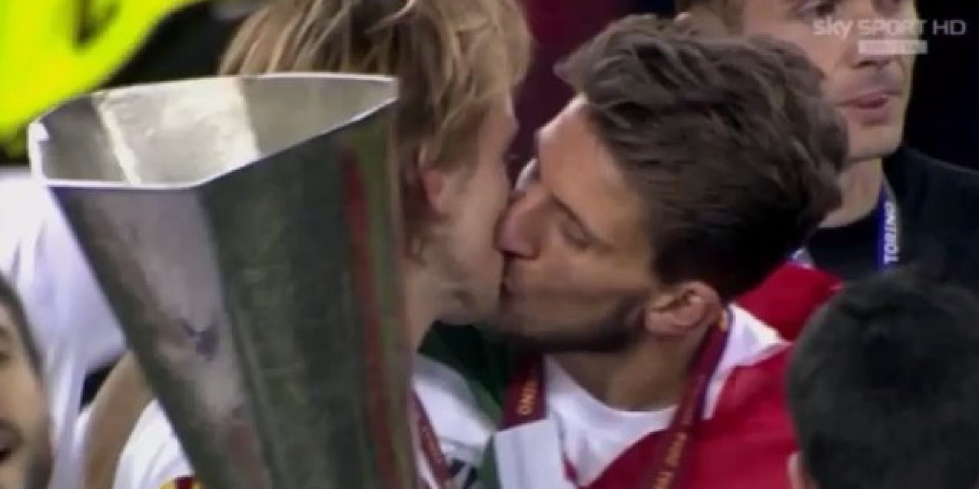 Male Soccer Players Share Kiss After Win And Apparently People Need
