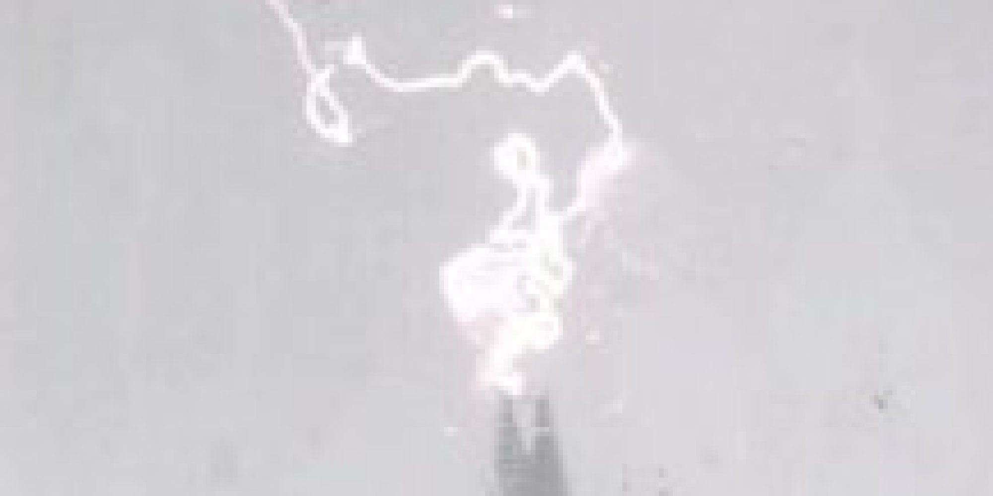 Lightning Strikes Londons Shard For A Jolly Spectacular Photo Op Huffpost 