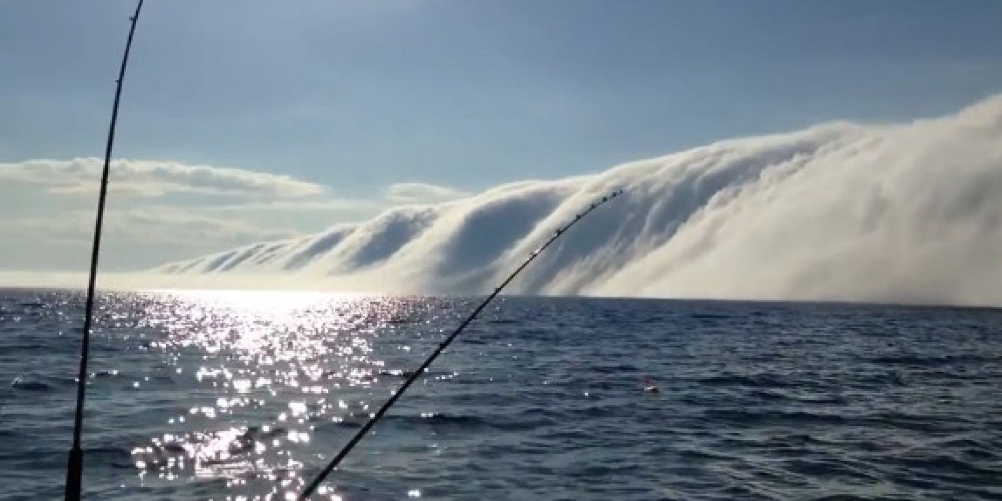 Huge Fog Bank Rolls Over Lake Michigan (VIDEO)