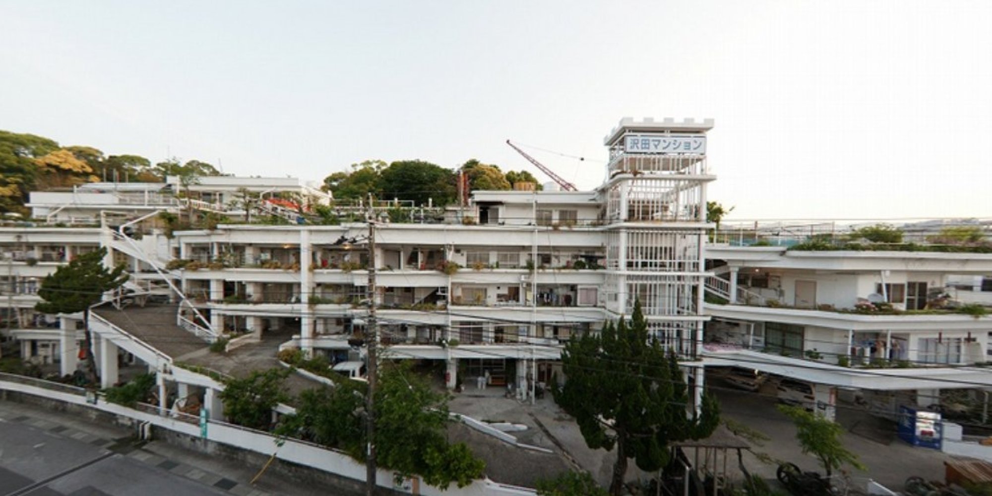 設計図は雲の上 高知の九龍城「沢田マンション」 （上）花咲き乱れる脱法建築 日本ジャーナリスト教育センター