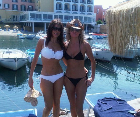 Sofia Vergara is vacationing in Italy where she's wearing nothing but