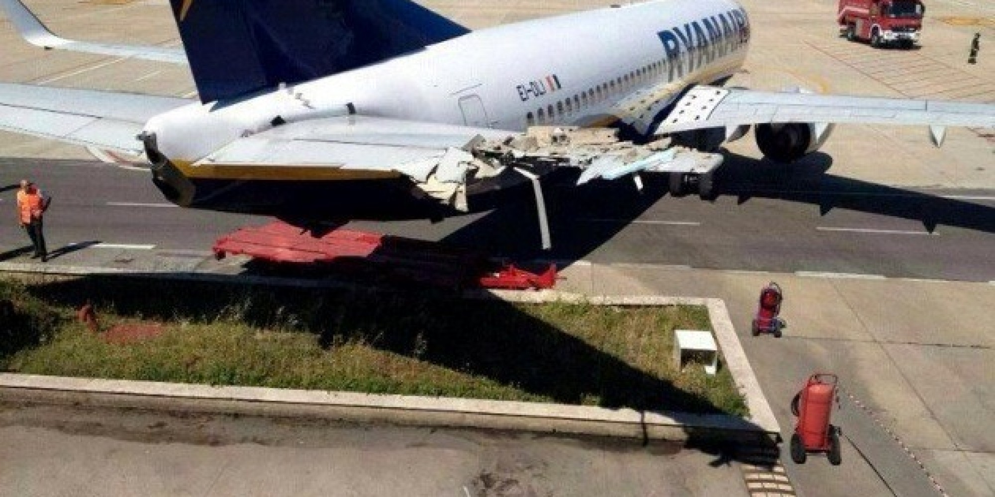 Ryanair Jet Rolls Off Runway & Crashes Into Shed Causing £160,000 Of ...