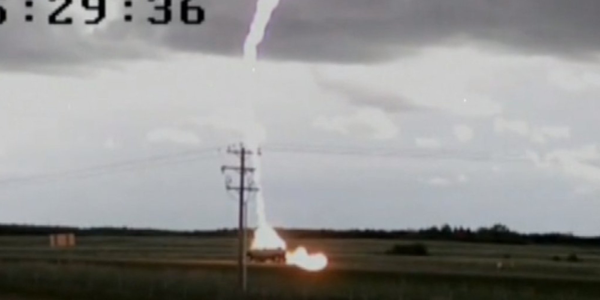 Couple Rescued After Lightning Strike Engulfs Truck In Flames Mid Drive Video Huffpost 