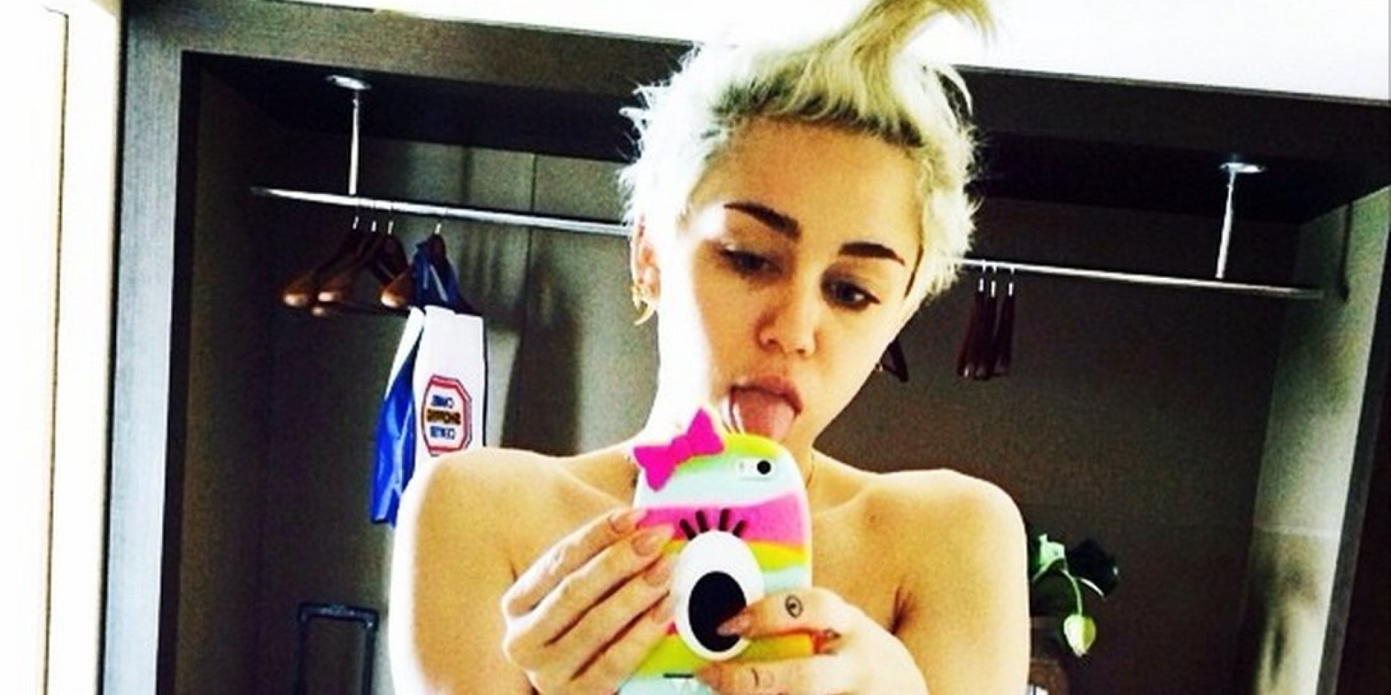 Miley Cyrus Shares Topless Pre Shower Selfie Because She S Miley Cyrus Huffpost