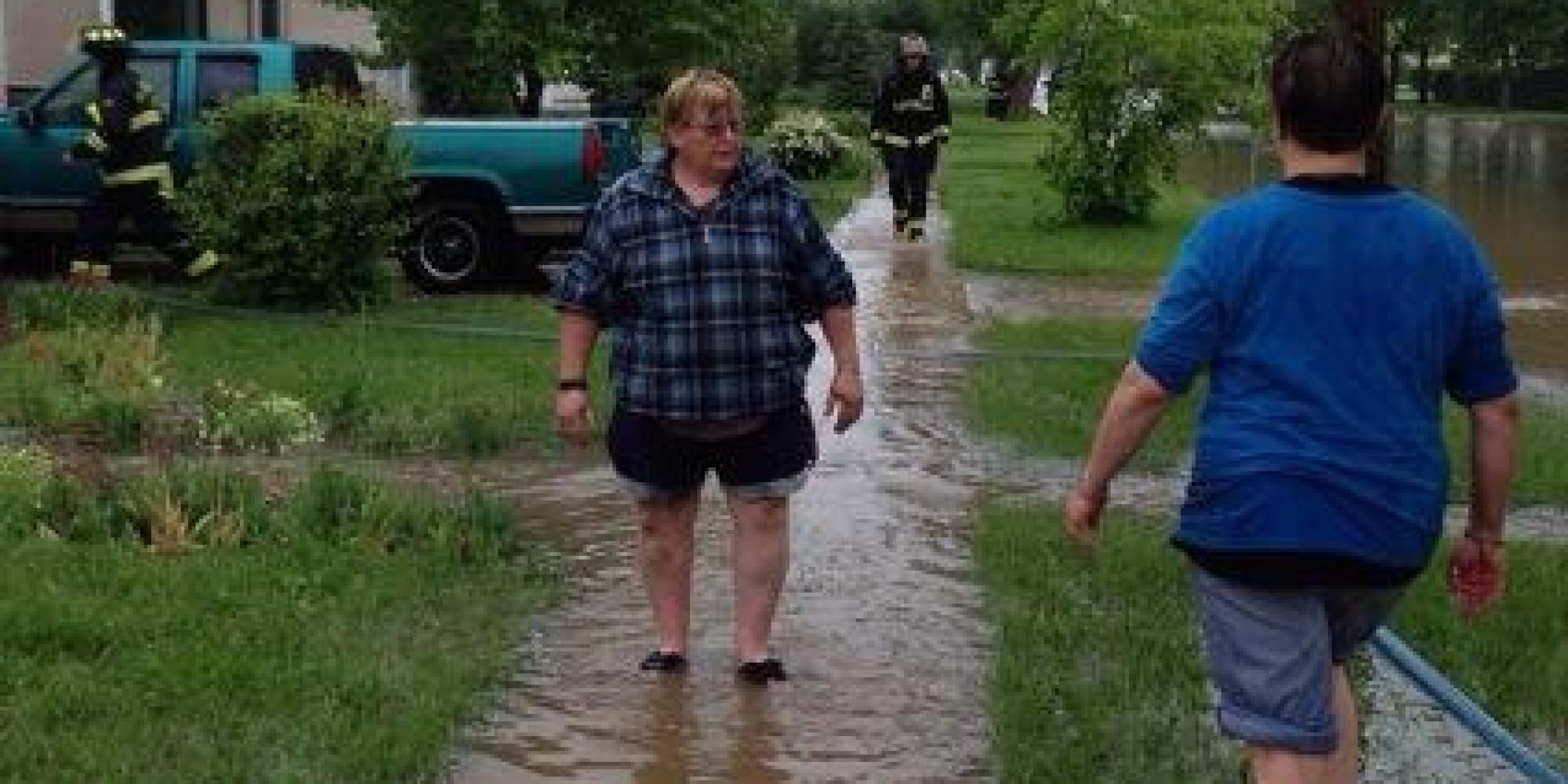 Alberta Flooding 2014 In Photos Huffington Post Canada Rocky Mountain House news NewsLocker