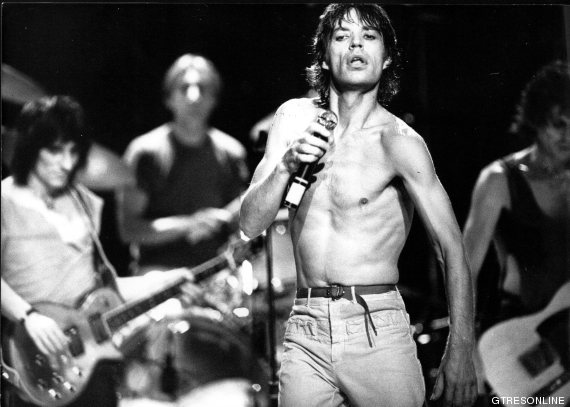 mick jagger sin camiseta