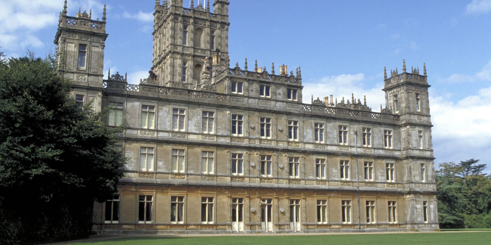 Sleep Like An Aristocrat's Fancy Guest At The Real Life Downton Abbey