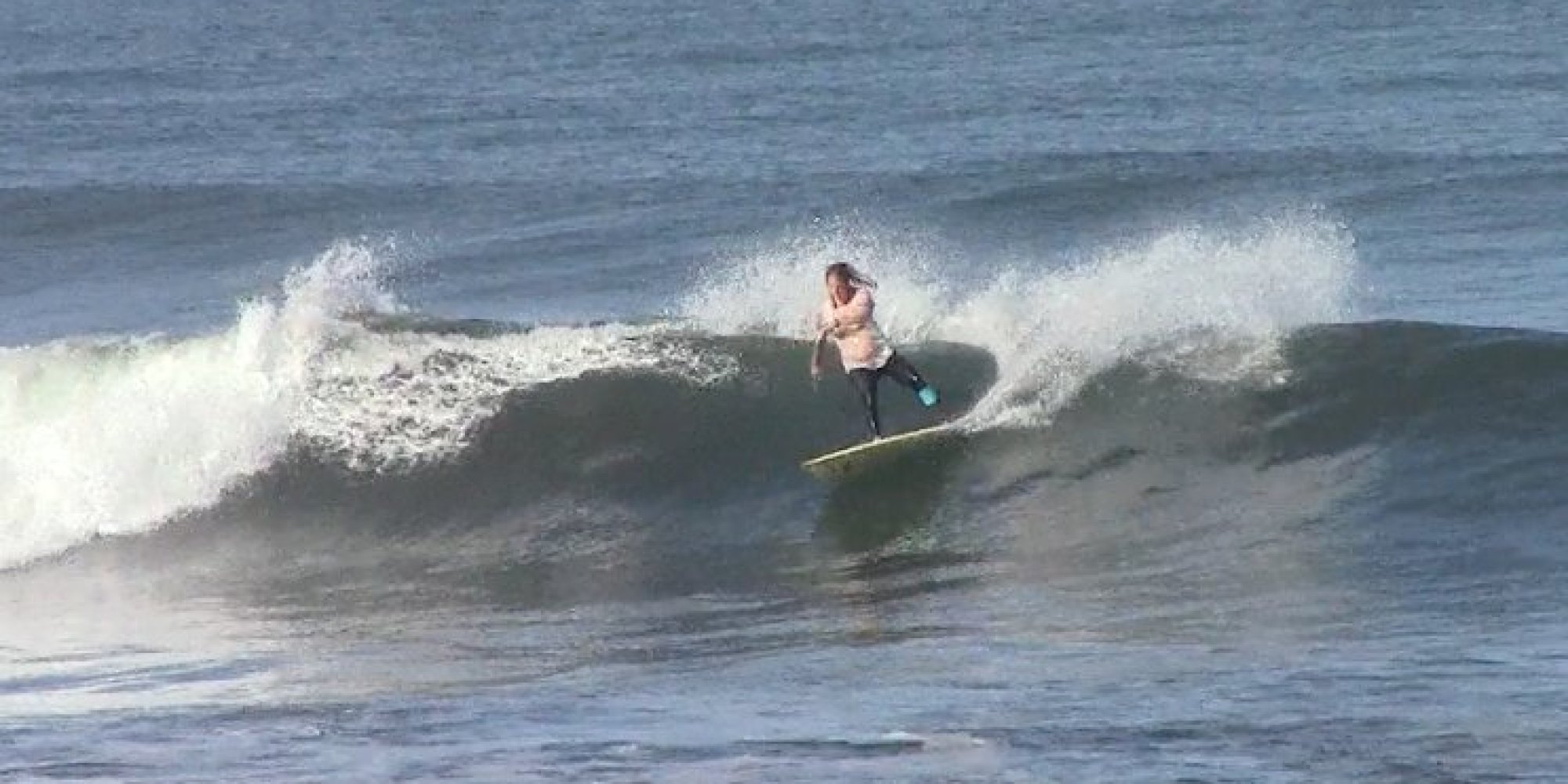 Watch This Former Professional Surfer Ride Waves At 7Months Pregnant