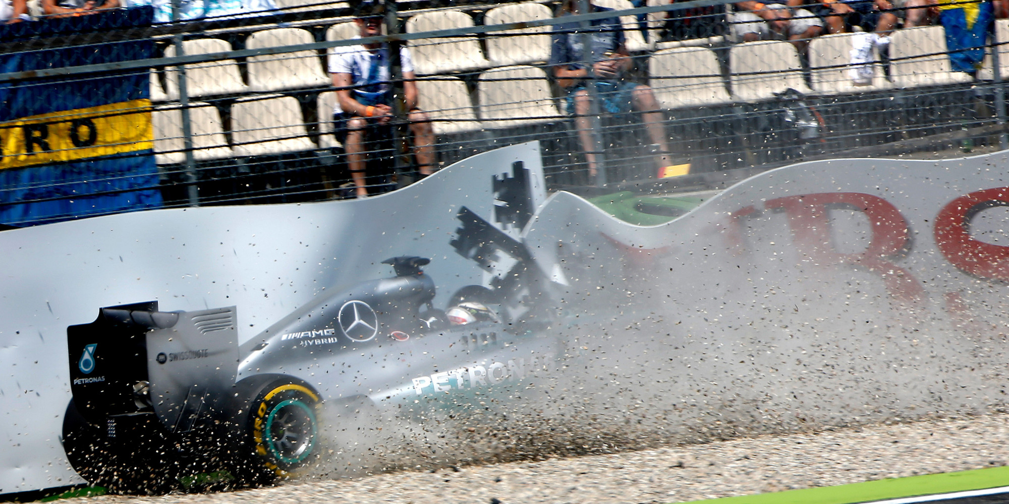 German Grand Prix Lewis Hamilton Crashes Out Of Qualifying As Nico