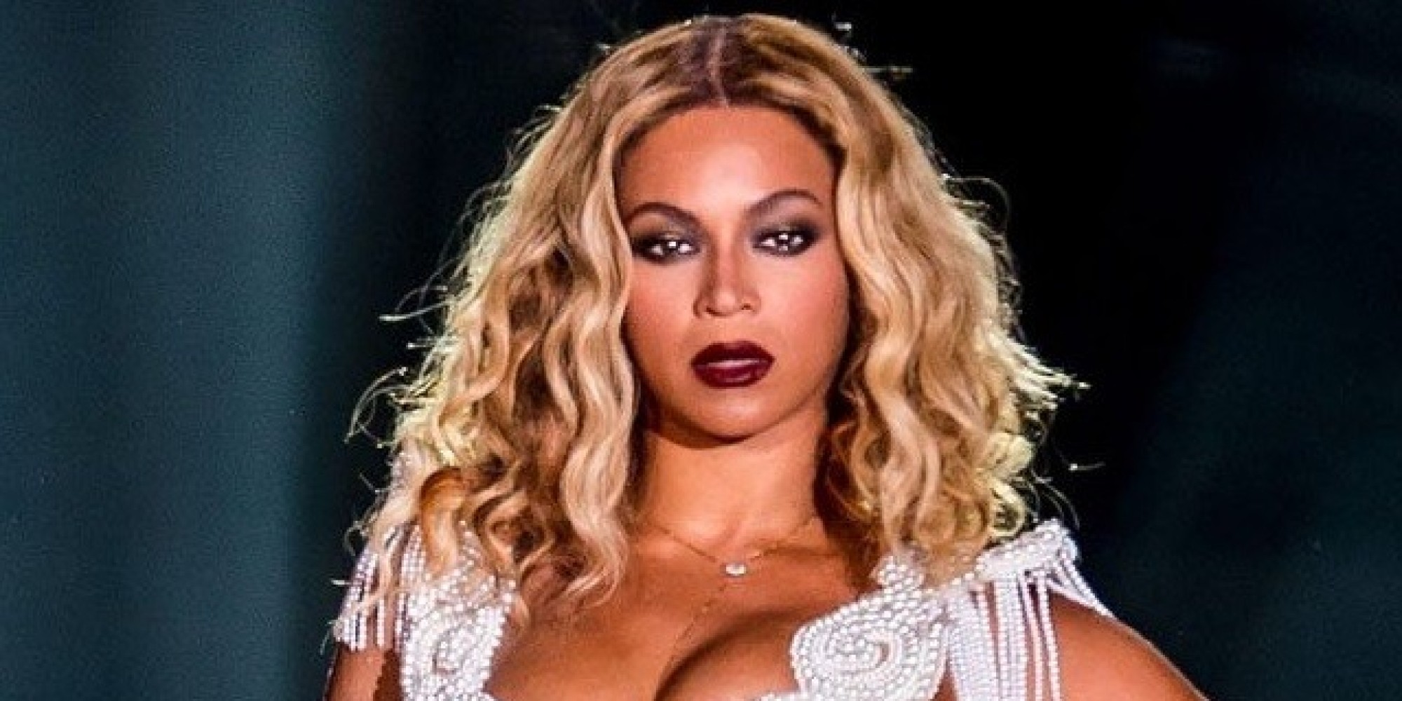 http://i.huffpost.com/gen/1919806/thumbs/o-BEYONCE-50-SHADES-OF-GREY-facebook.jpg