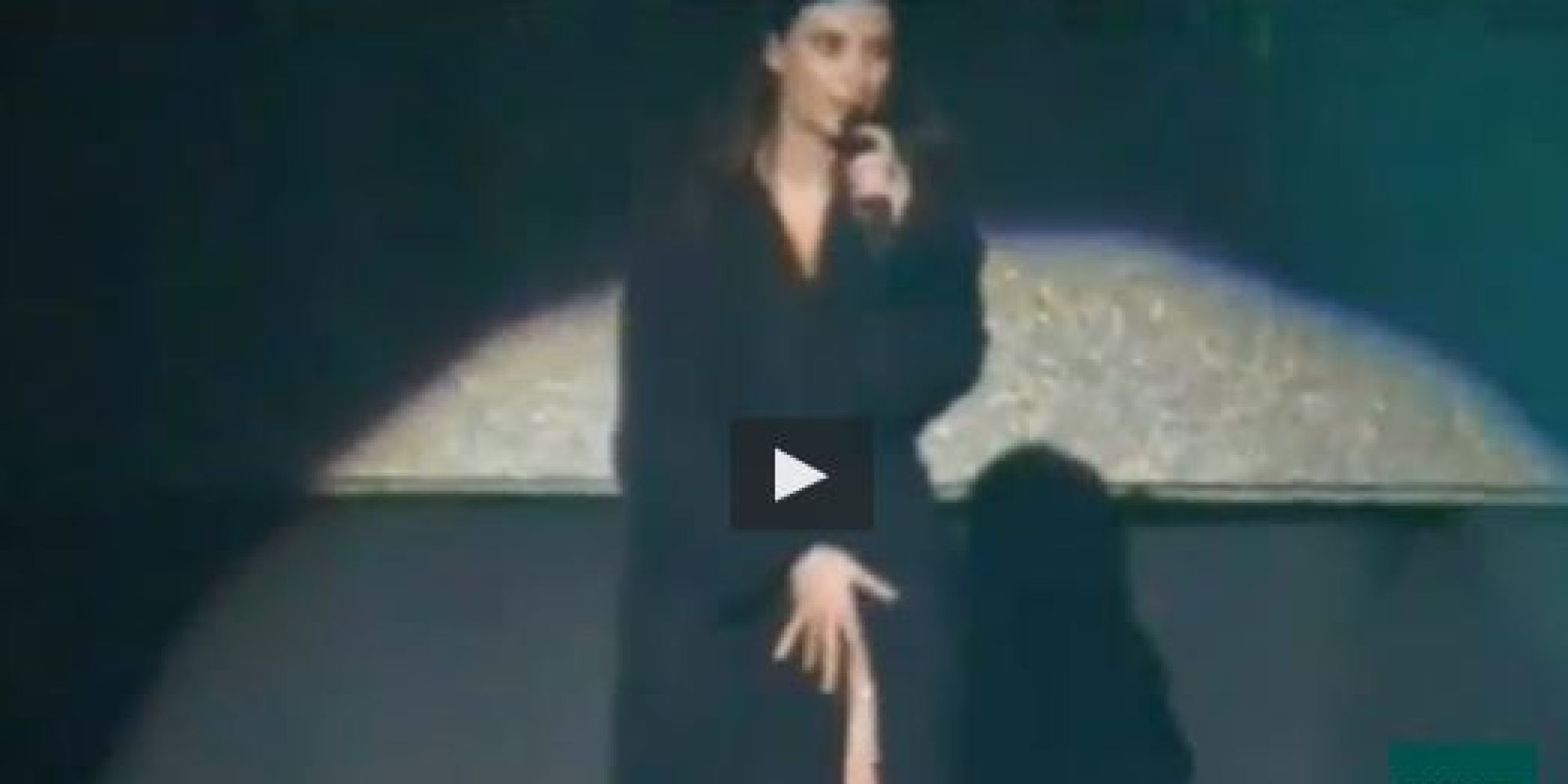 VIDEO Laura Pausini Nuda La Cantante Nega Su Facebook Non Lo Ero Ma