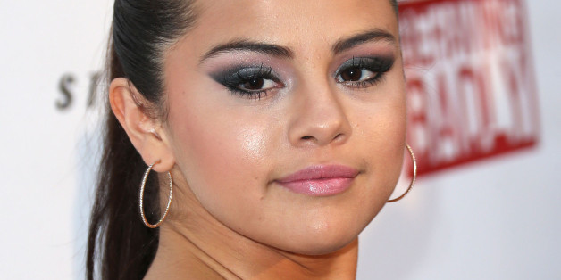 Selena Gomez In Car Accident Blames Paparazzi Huffpost