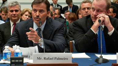 Rafael Palmerio in front of Congress 