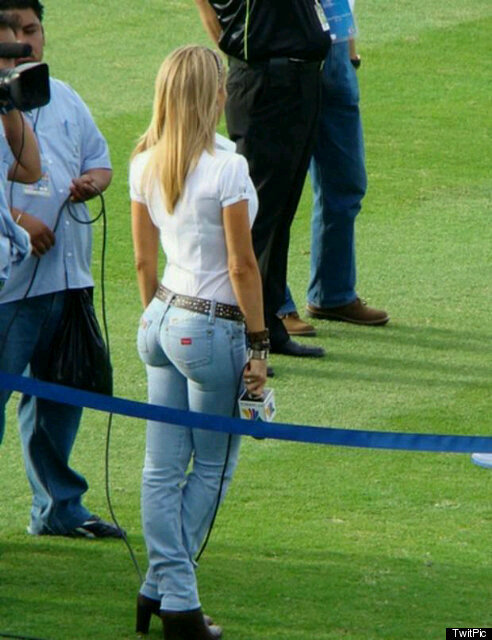 INES-SAINZ-AZTECA-REPORTER-JETS.jpg