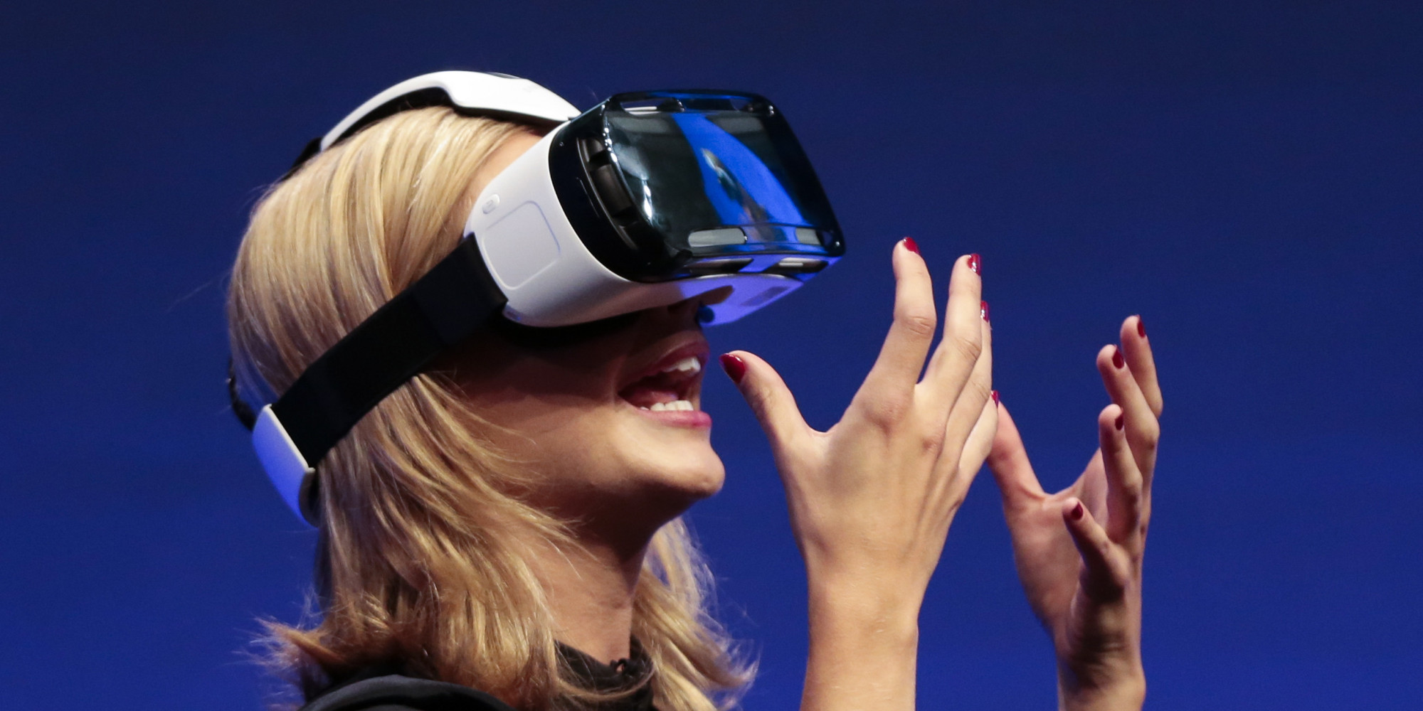 http://i.huffpost.com/gen/2017938/images/o-SAMSUNG-VIRTUAL-REALITY-facebook.jpg