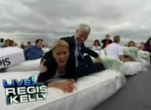 Anderson Cooper Kelly Ripa Mattress Dominoes
