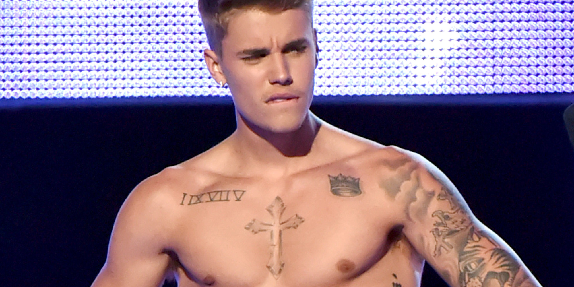 Justin Bieber Strips To His Calvin Klein Underwear Shows Off Toned Body During Fashion Rocks 6417