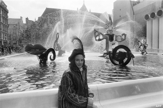 Niki de Saint Phalle avec ses Nanas
