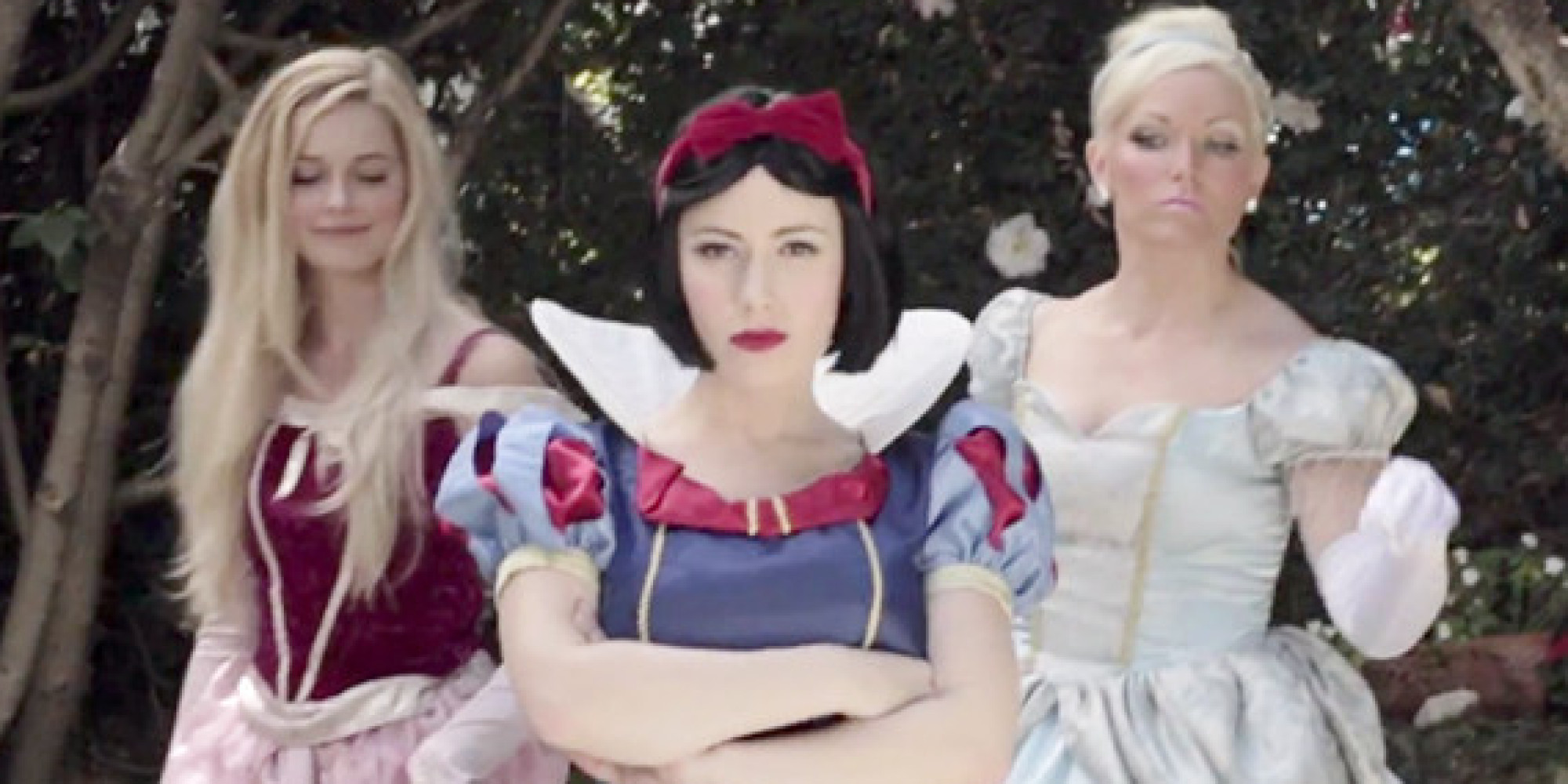 Whitney Avalon Princess Rap Battle Snow White Vs Elsa Snow White Takes On Elsa In Fierce Disney Princess Rap Battle | HuffPost