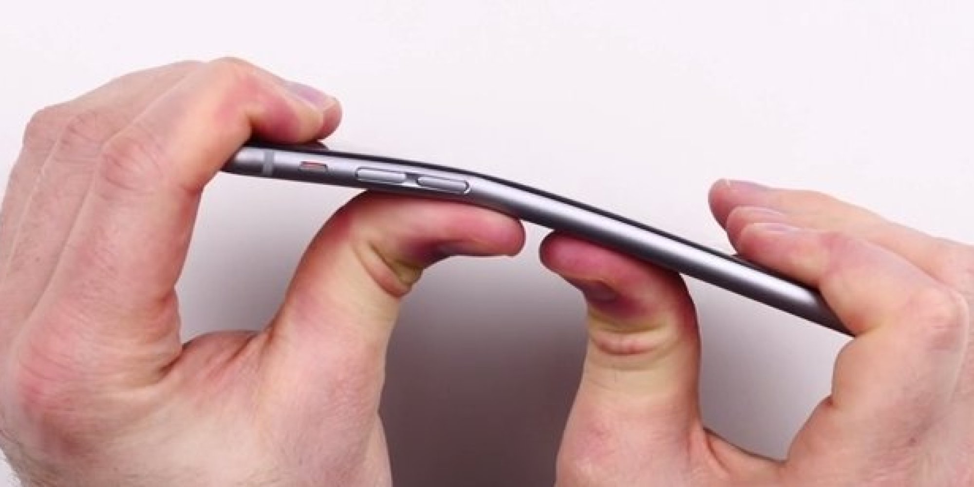 Um, Should The iPhone 6 Plus Be Able To Bend Like This? | HuffPost