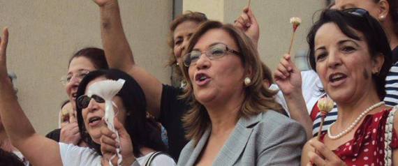 tunisie  entretien avec kalthoum kennou seule femme candidate  u00e0 la pr u00e9sidentielle 2014