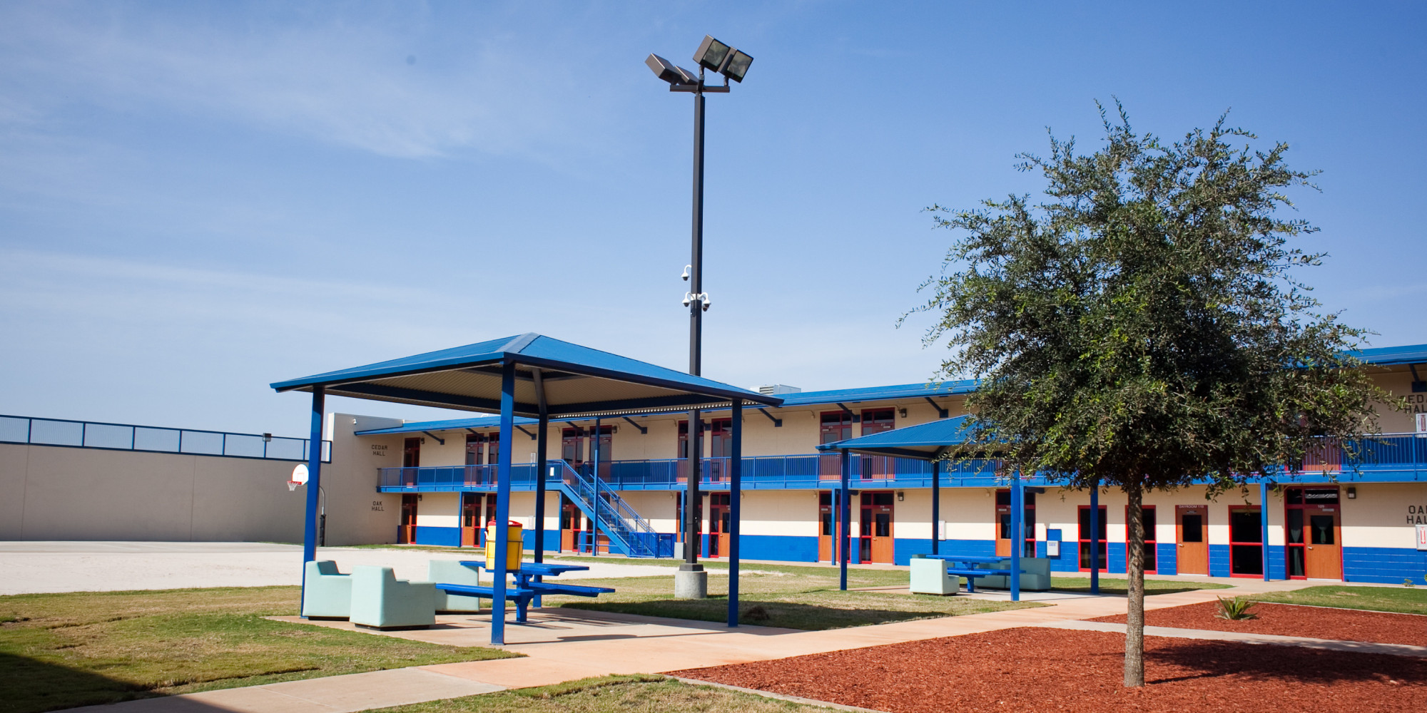 Complaint Alleges Sexual Abuse In Immigrant Detention Center HuffPost