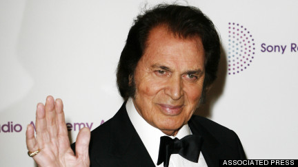 Singer Engelbert Humperdinck LIVE