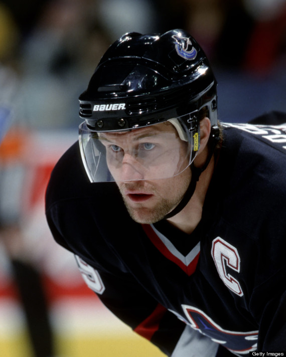 Markus Naslund - Dark Vancouver Canucks Jersey SIZE XL - NHL Auctions