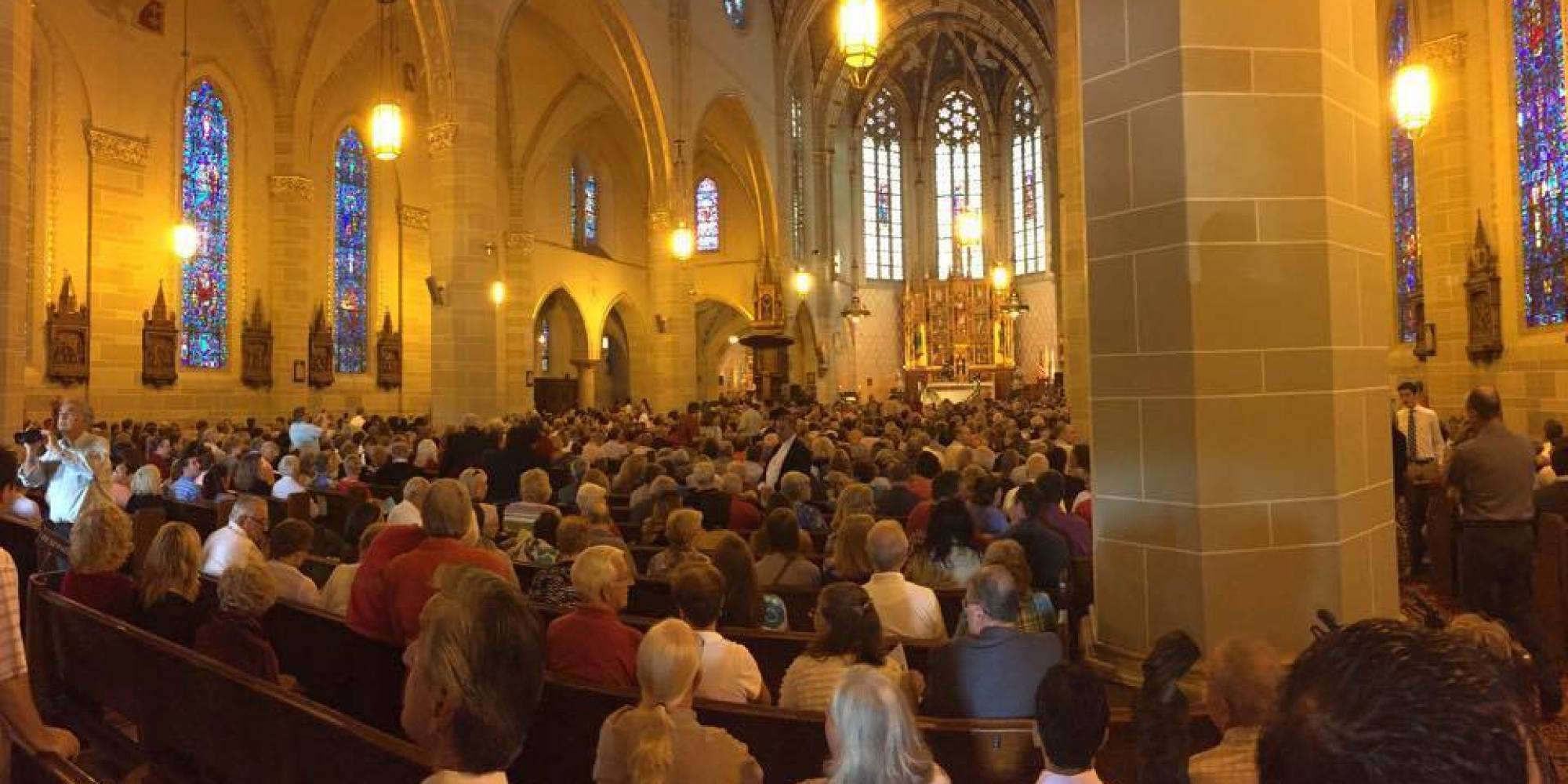 'Mass Mobs' Are Filling The Pews At Detroit's Catholic ...
