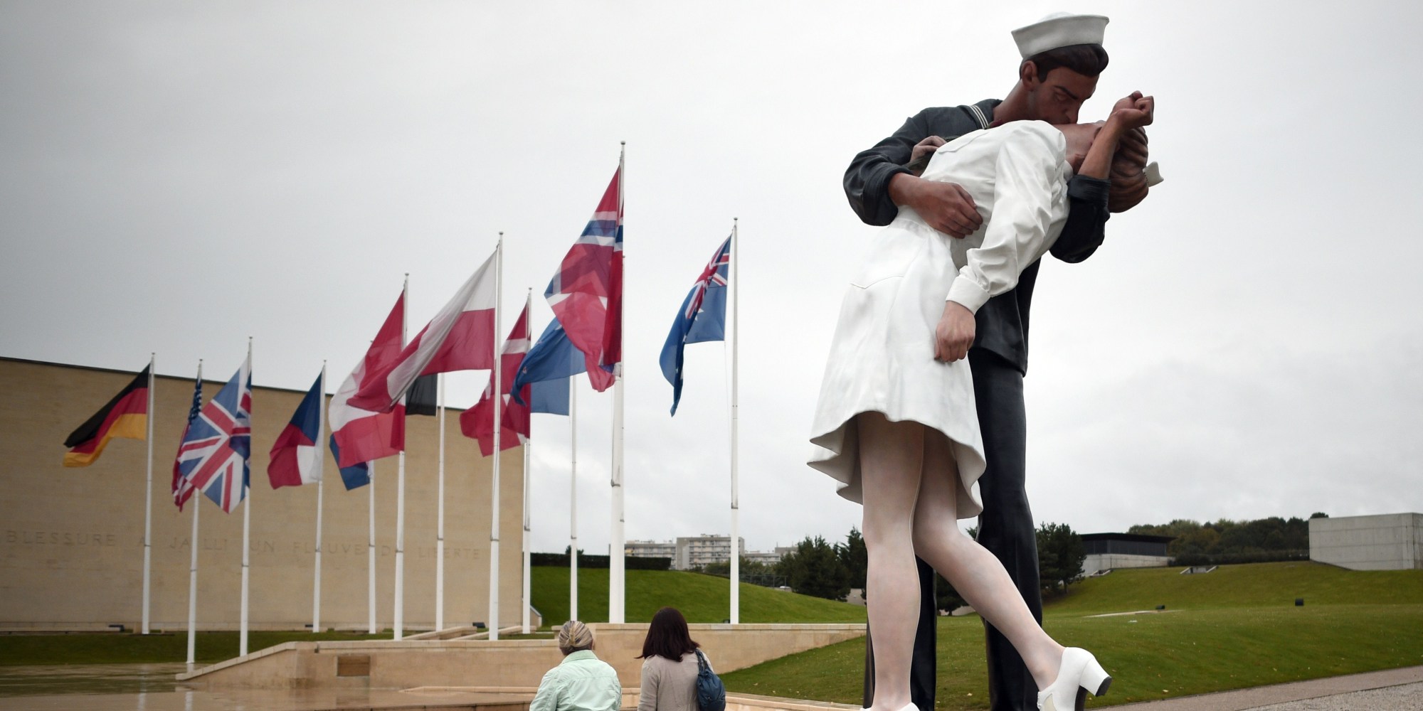 French Feminists Campaign For Iconic Statue Of Sailor Kissing Nurse To
