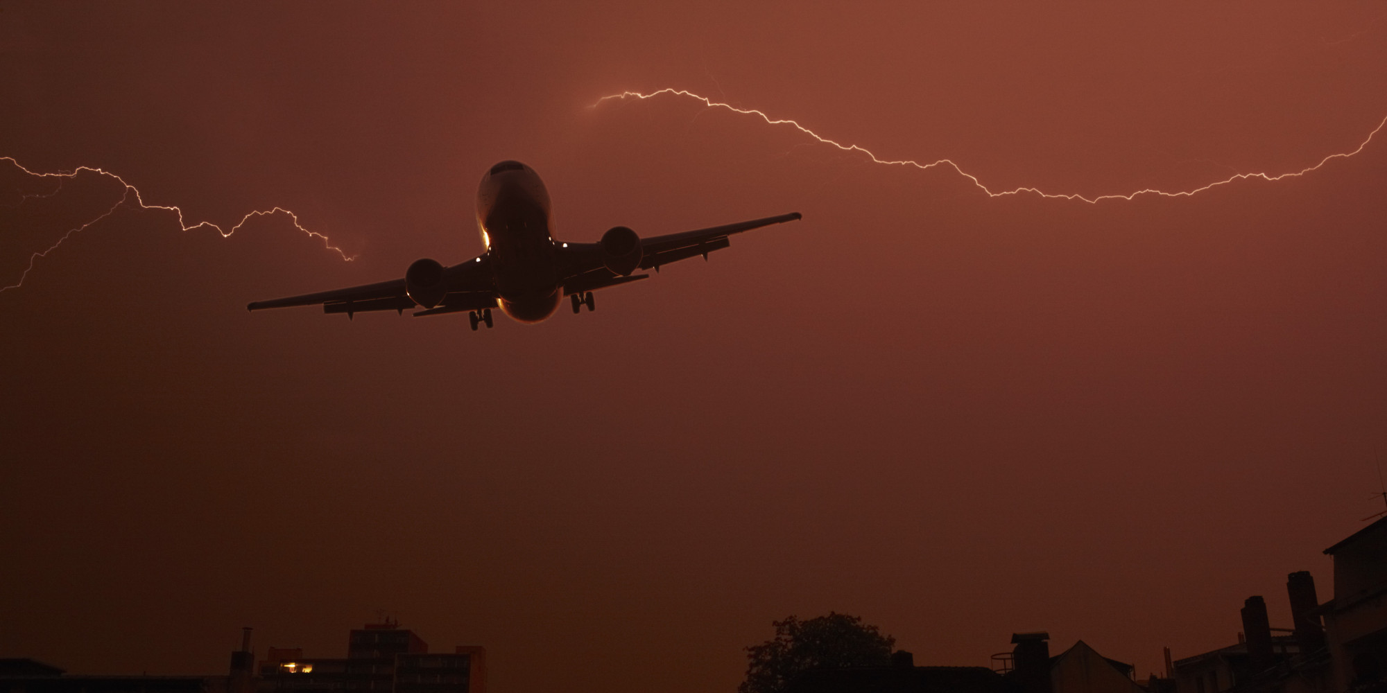 What Does It Feel Like When Your Plane Gets Hit By Lightning Huffpost 