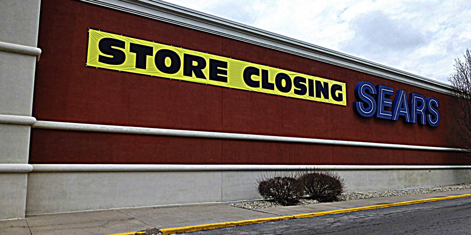 sears-at-livonia-mall-the-last-surviving-sears-store-in-michigan