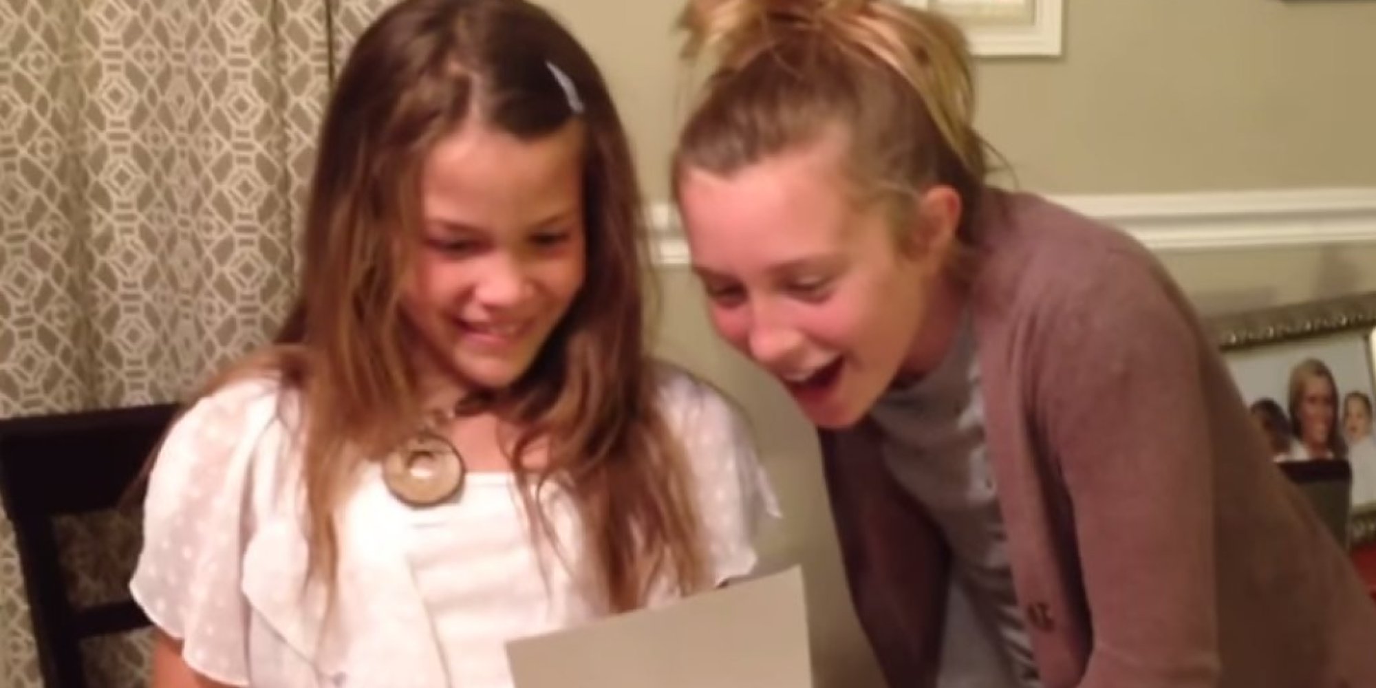 These Sisters Are Absolutely HeadOverHeels Ecstatic About Moms Baby