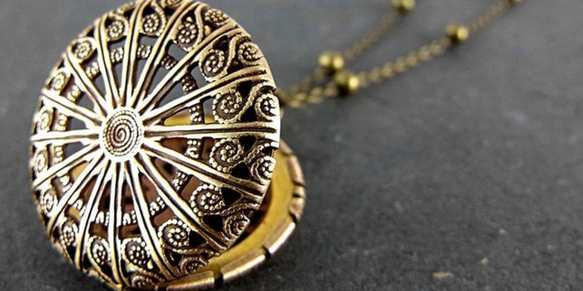 8-awesome-etsy-shops-to-get-your-vintage-jewelry-fix-huffpost