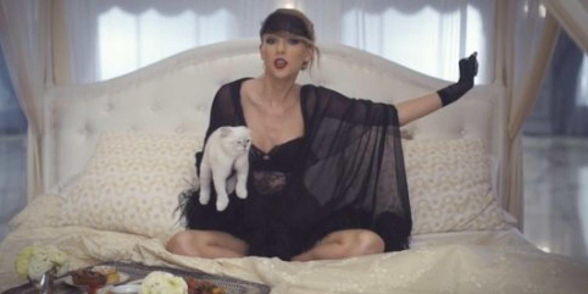 TAYLOR-SWIFT-BLANK-SPACE-facebook.jpg