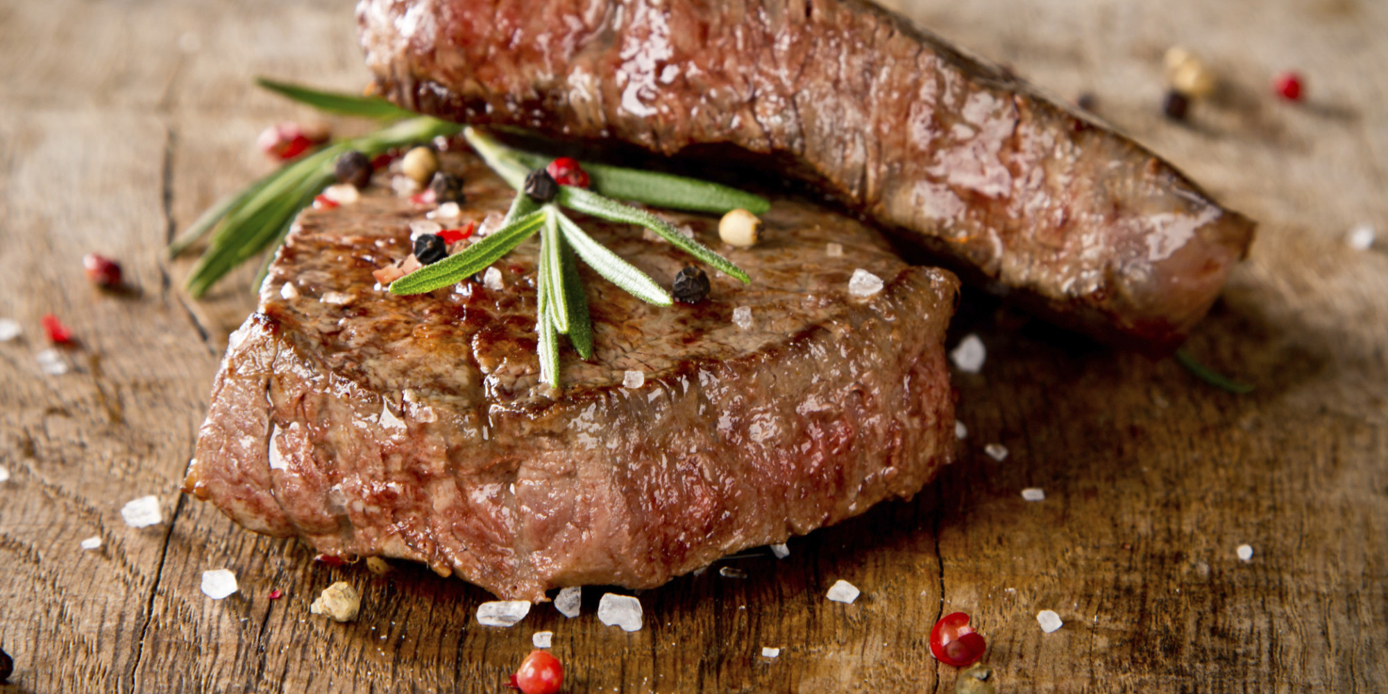 NEL CASO DI CARNE ROSSA È STATO, IN QUESTO SENSO, SOPRATTUTTO IN RELAZIONE AL CANCRO DEL COLON È OSSERVATO. TUTTAVIA, CI SONO ANCHE DEI RAPPORTI CON IL CANCRO DEL PANCREAS (PANKREASKREBS) E IL CANCRO ALLA PROSTATA.
