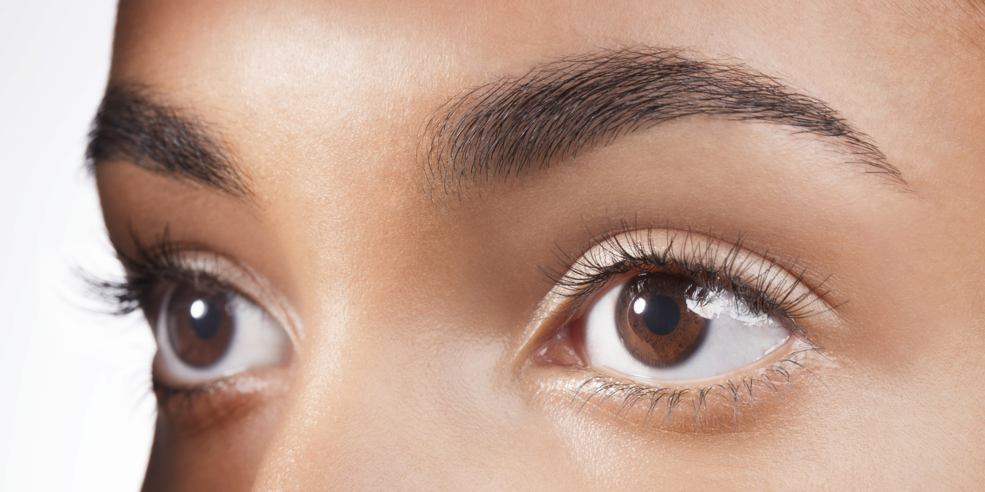 this-mascara-wand-brings-the-drama-no-mess-to-your-brows-huffpost