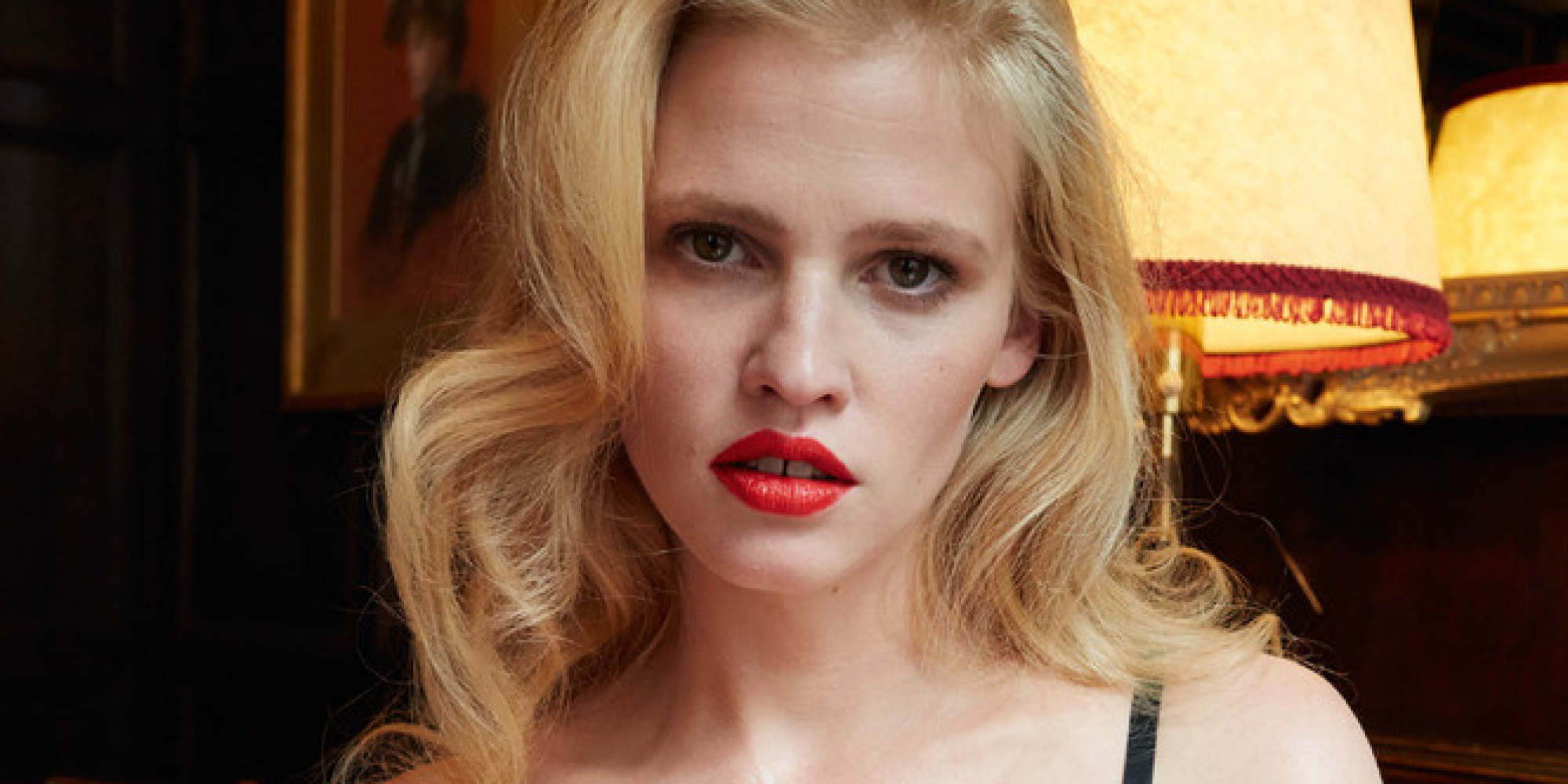 Lara Stone Poses Topless In Unretouched Post-Pregnancy Photos (And