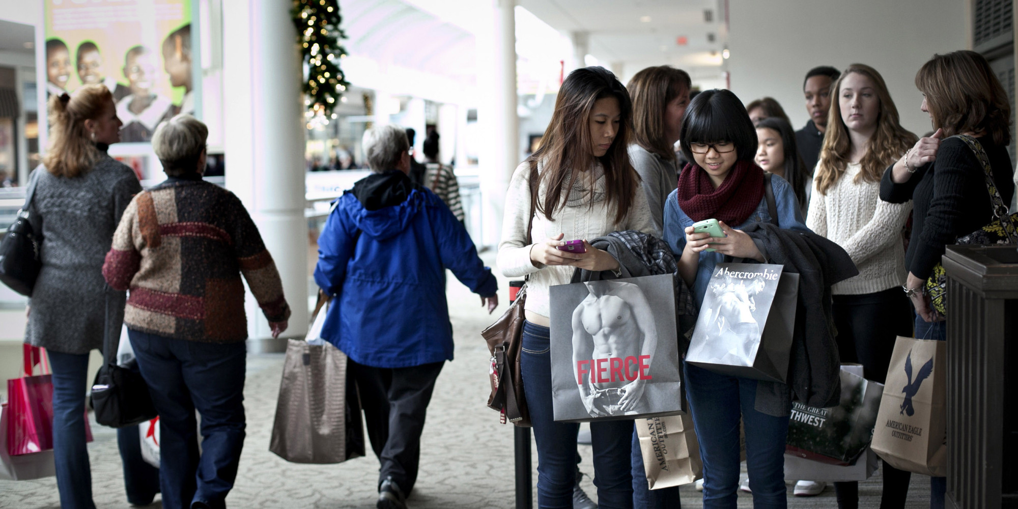 Massachusetts black friday BOSTON - Black Friday is here and sometimes lining up will get you the best deals.. FOX25 checked with the local branches of the big box retailers to see when they are opening in Massachusetts.