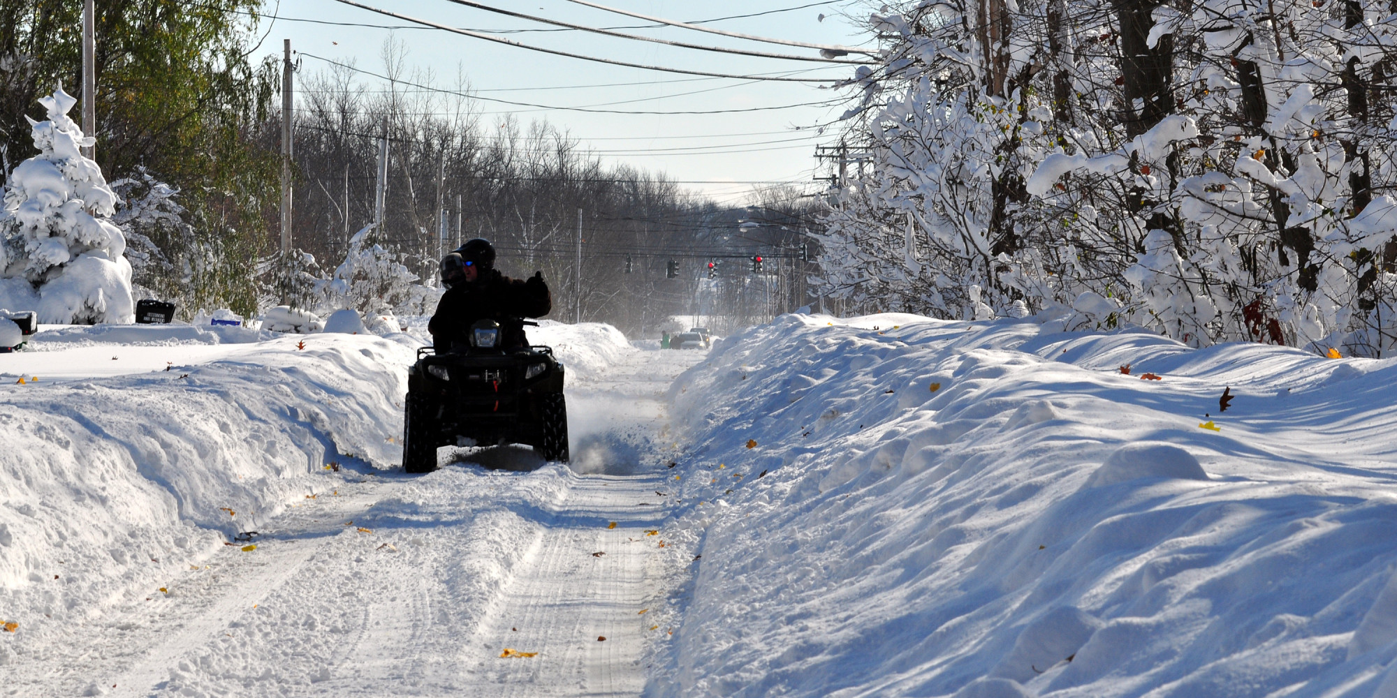 buffalo-bills-players-seem-to-be-enjoying-the-snow-storm-huffpost