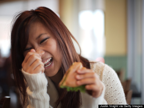 4 Things Healthy Eaters Do Differently At Restaurants