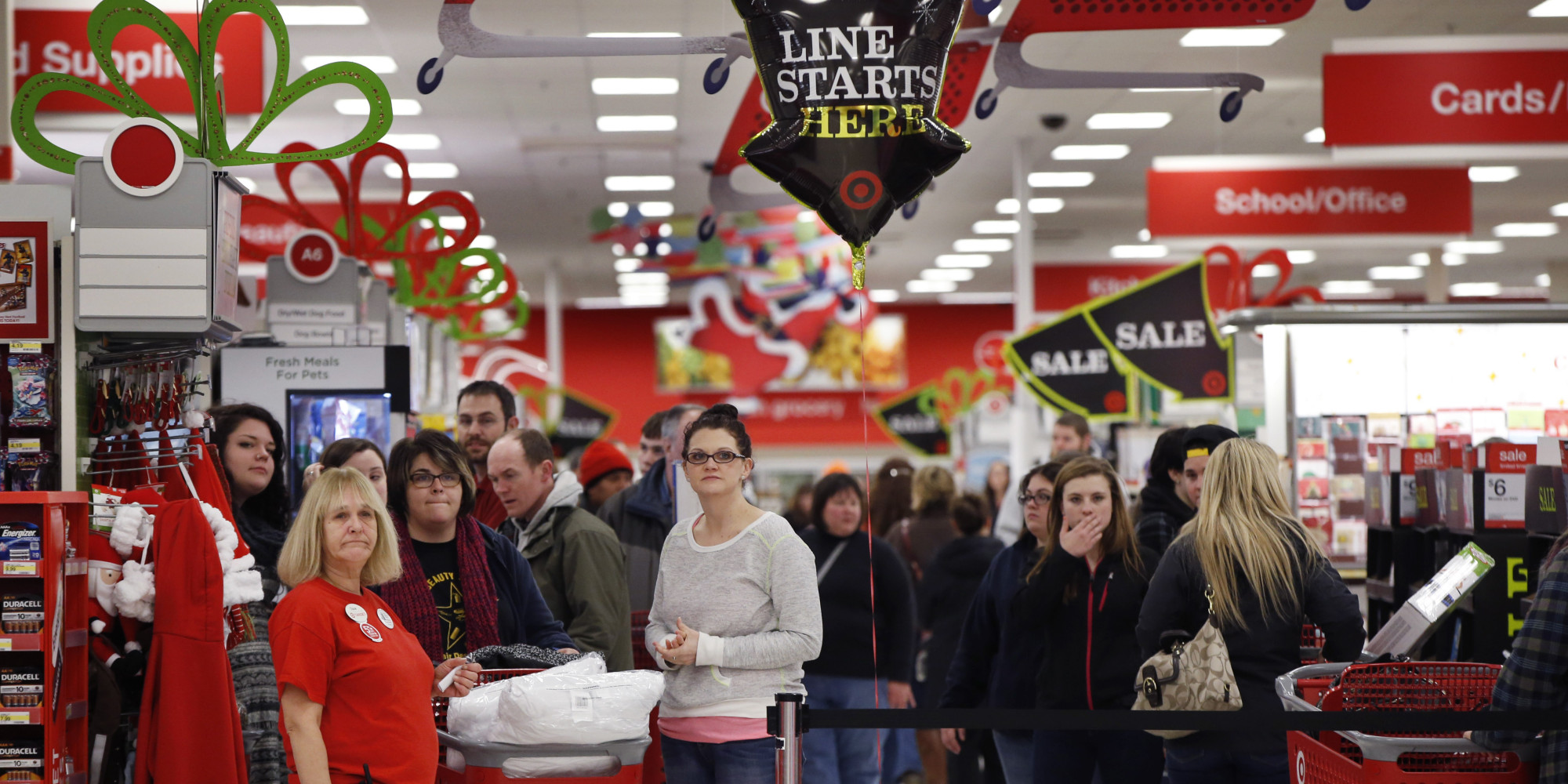 Black Friday Crowds Thin After Thanksgiving Shopping Rush | HuffPost - What Store Gets The Most Business On Black Friday