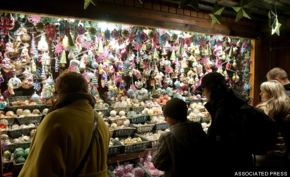 http://i.huffpost.com/gen/2340336/thumbs/o-CHRISTMAS-MARKETS-570.jpg?1