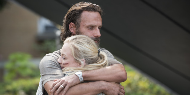 Amc Apologizes After Outrage Over Huge Walking Dead Spoiler Huffpost